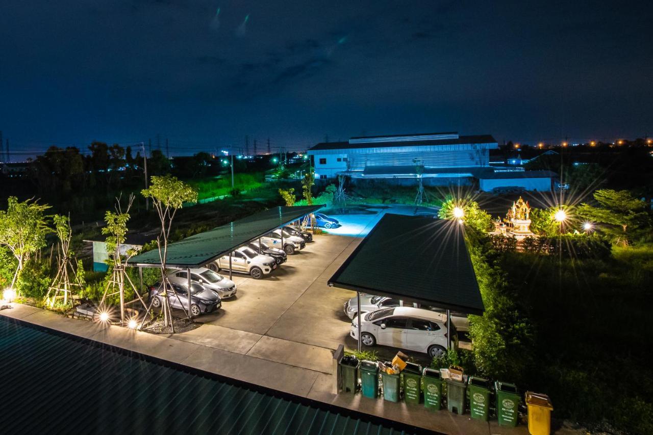 The Living Hotel Samutprakan バンボー エクステリア 写真