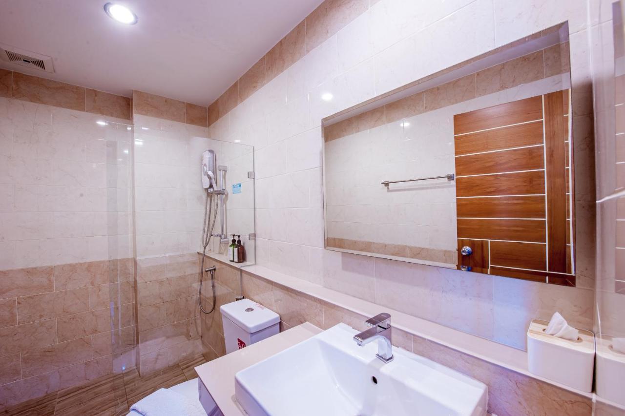 The Living Hotel Samutprakan バンボー エクステリア 写真
