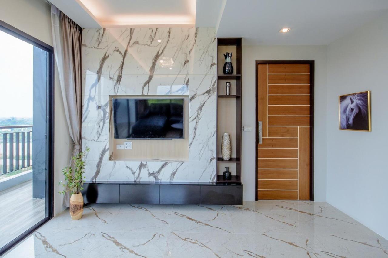 The Living Hotel Samutprakan バンボー エクステリア 写真