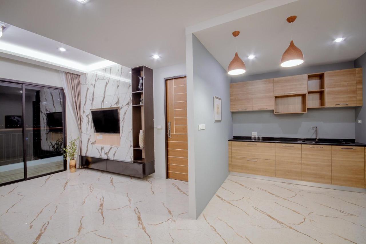 The Living Hotel Samutprakan バンボー エクステリア 写真